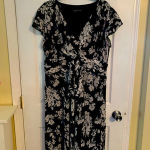 Jones New York size 18 black and white floral dress